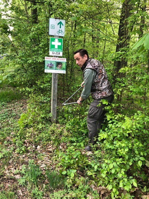 Schilder zur Brut- und Setzzeit aufstellen in Wittelsberg und Krofdorf